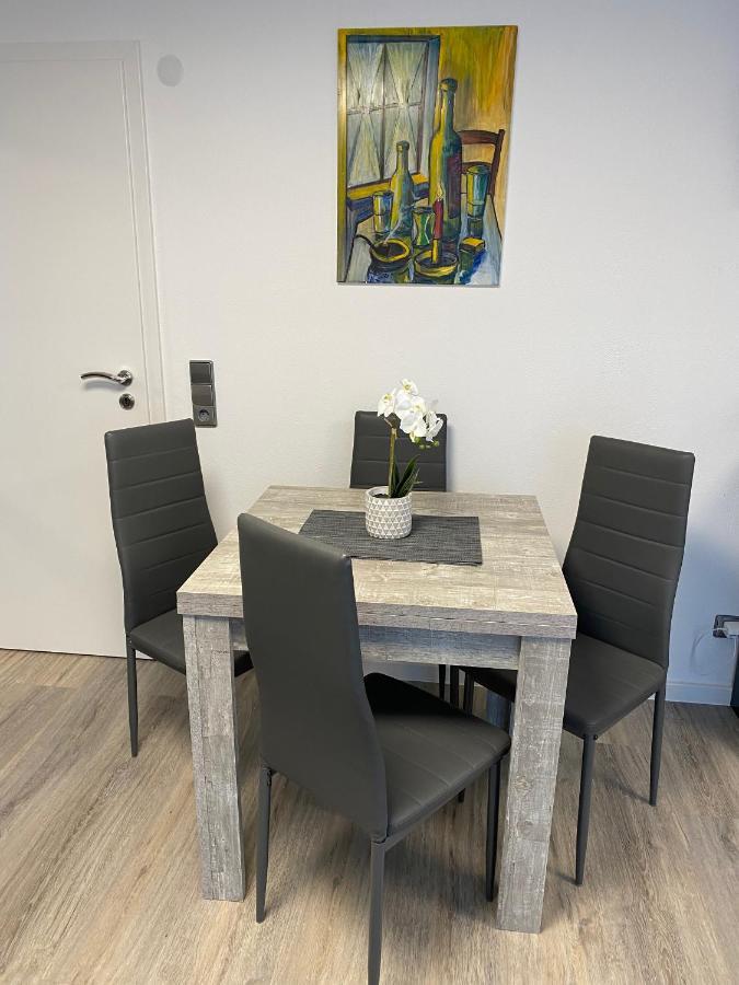 1,5 Zimmer Apartment In S-Bahn Naehe, 35 Qm, Max 4 Pers, Zentral, Private Terasse, Internet 250 Mbit Gärtringen Exteriör bild